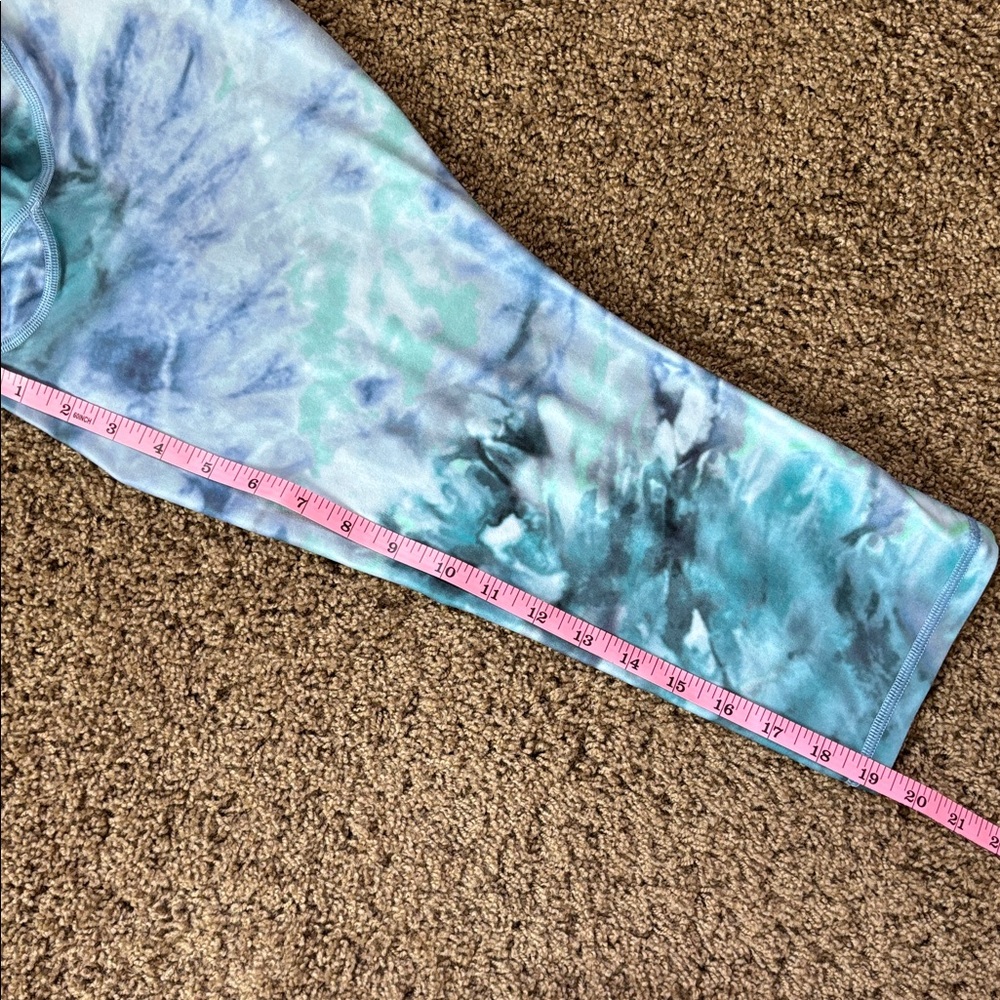 ATHLETA 🩵💙 Salutation Stash Pocket II Capri - Picture 8 of 8